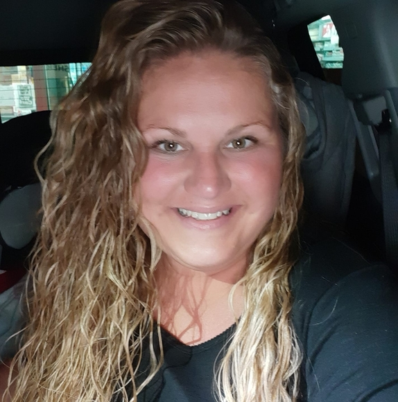 Meet your Posher, Stephanie - Picture 1 of 1